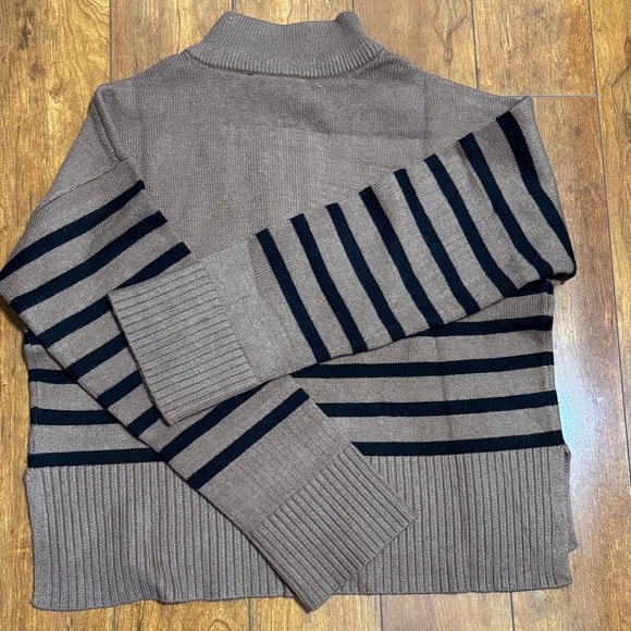 DKNY womenTan and Black Zip-Up Sweater - Picture 5 of 6